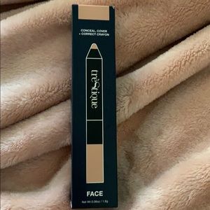 Trestique concealer crayon in “bisque”